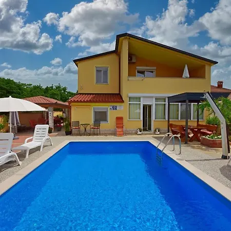 App Laura With Common Pool Nova Vas (Porec)